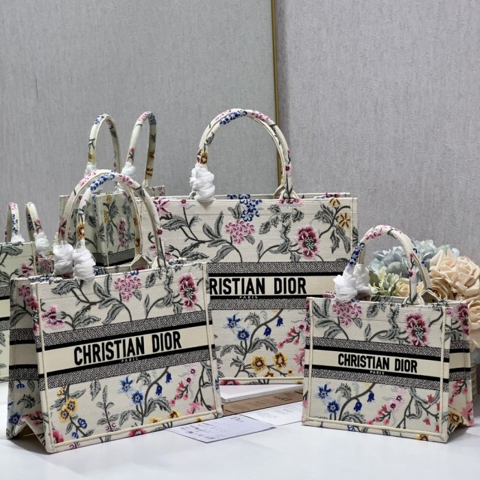 Handbag  Dior 1286 size 42×35×18.5 cm