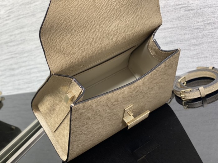  Handbag VALEXTRA size 𝟐𝟐*𝟏𝟔'𝟓*𝟏𝟐 𝐂𝐦
