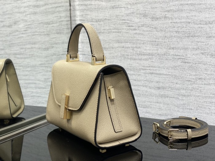 Handbag VALEXTRA size 𝟏𝟗'𝟓*𝟏𝟒*𝟗'𝟓 𝐂𝐦