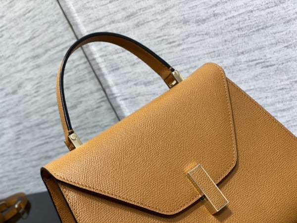 Handbag VALEXTRA size 𝟐𝟔*𝟐𝟎*𝟏𝟐 𝐂𝐦