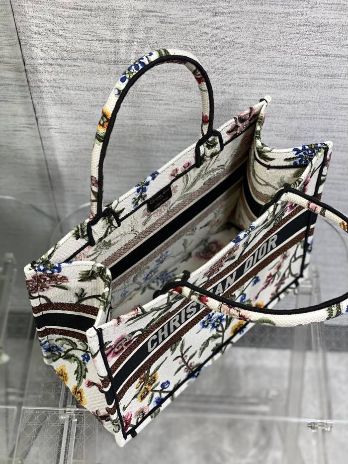 Handbag  Dior size 36*18*28 cm