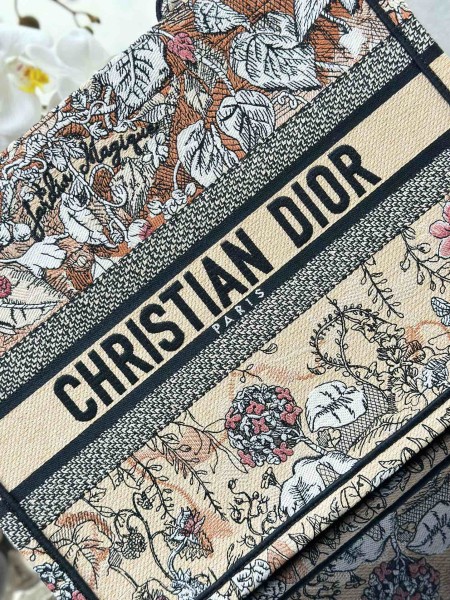  Handbag  Dior  M1286 size 36 x 27.5 x 16.5 cm