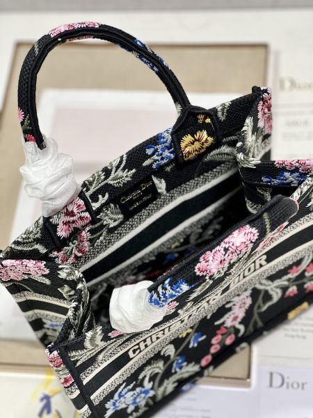 Handbag  Dior 1265 size 26.5×21×14 cm