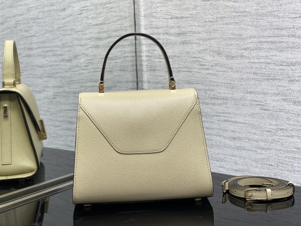 Handbag VALEXTRA size 𝟐𝟐*𝟏𝟔'𝟓*𝟏𝟐 𝐂𝐦