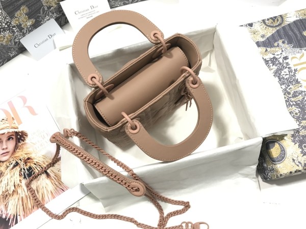  Handbag  Dior  M0505  size 17 x 15 x 7 cm