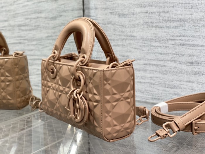  Handbag  Dior  size 16*5.5*10 cm