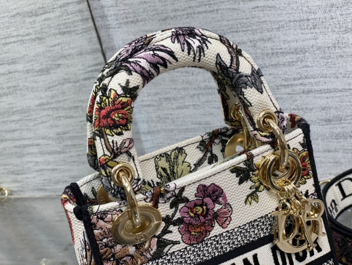  Handbag  Dior size 17*7*15 cm