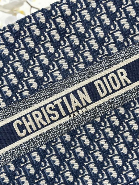  Handbag  Dior  M1286 size 42 x 35 x 18.5 cm