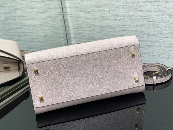 Handbag VALEXTRA size 𝟐𝟔*𝟐𝟎*𝟏𝟐 𝐂𝐦