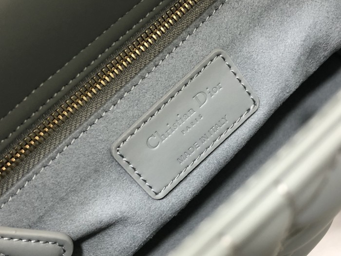 Handbag  Dior  M0538  size 20*16.5*8  cm