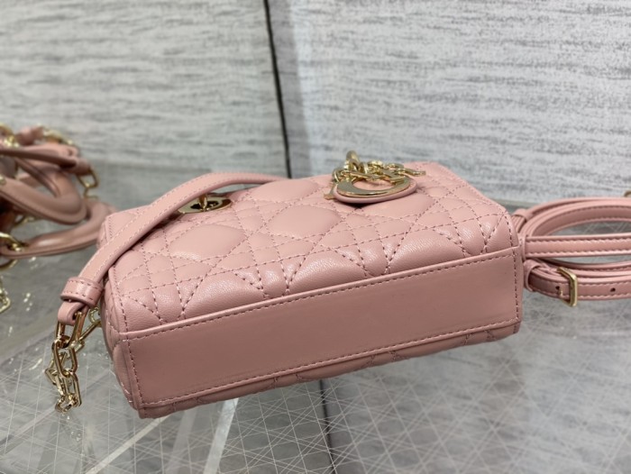 Handbag  Dior  size 16*5.5*10 cm