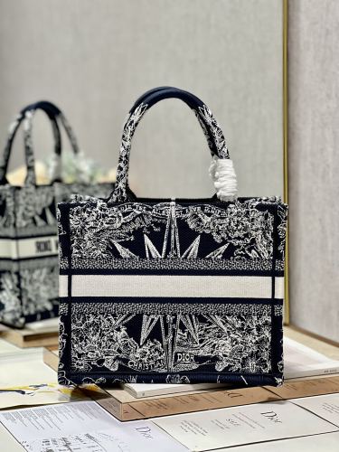 Handbag  Dior  1265 size 26.5×21×14 cm 