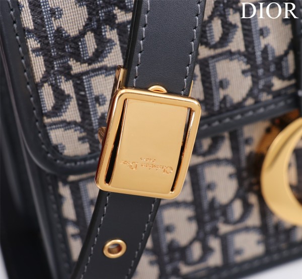Handbag  Dior size  24*17*8 cm