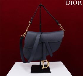 Handbag  Dior  M0446  size 19.5*16*6.5 cm