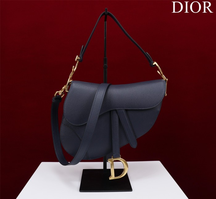 Handbag  Dior  M0446  size 19.5*16*6.5 cm