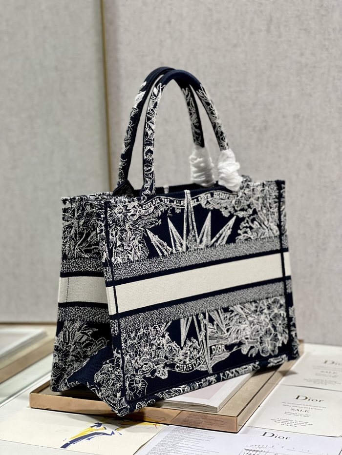 Handbag  Dior 1286 size 36×28 cm