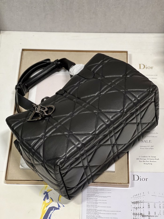 Handbag  Dior 1188  size 30×36×15 cm