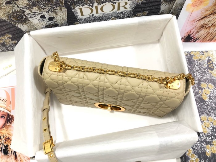 Handbag  Dior  M9243 size 28*17*9 cm