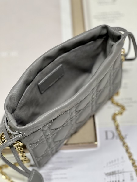 Handbag Dior 0981 size 19 x 13 x 5 cm