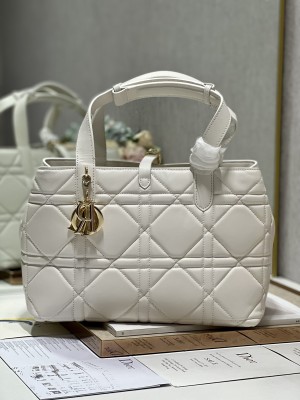 Handbag  Dior 1188  size 30×36×15 cm