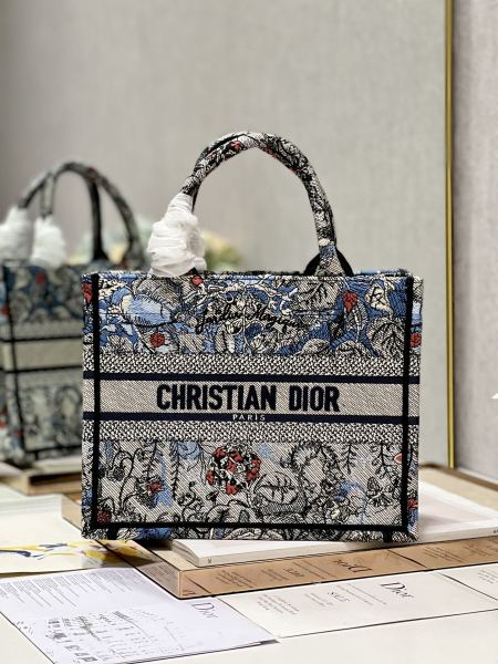  Handbag  Dior 1265 size 26.5×21×14 cm 