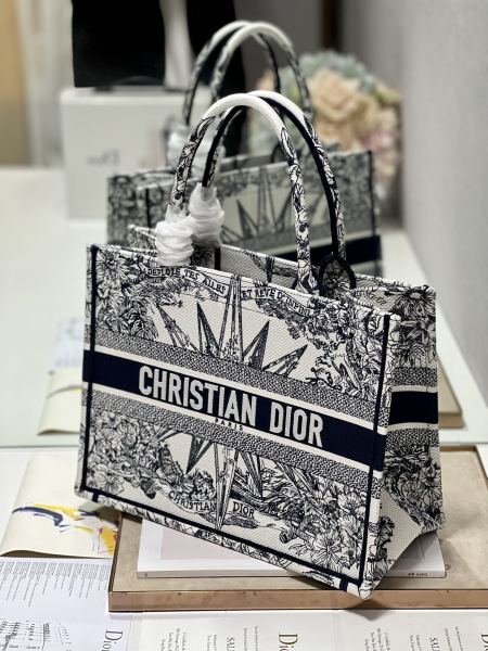 Handbag  Dior 1286  size 36×28 cm