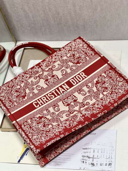  Handbag  Dior  1286 size 42×35×18.5 cm