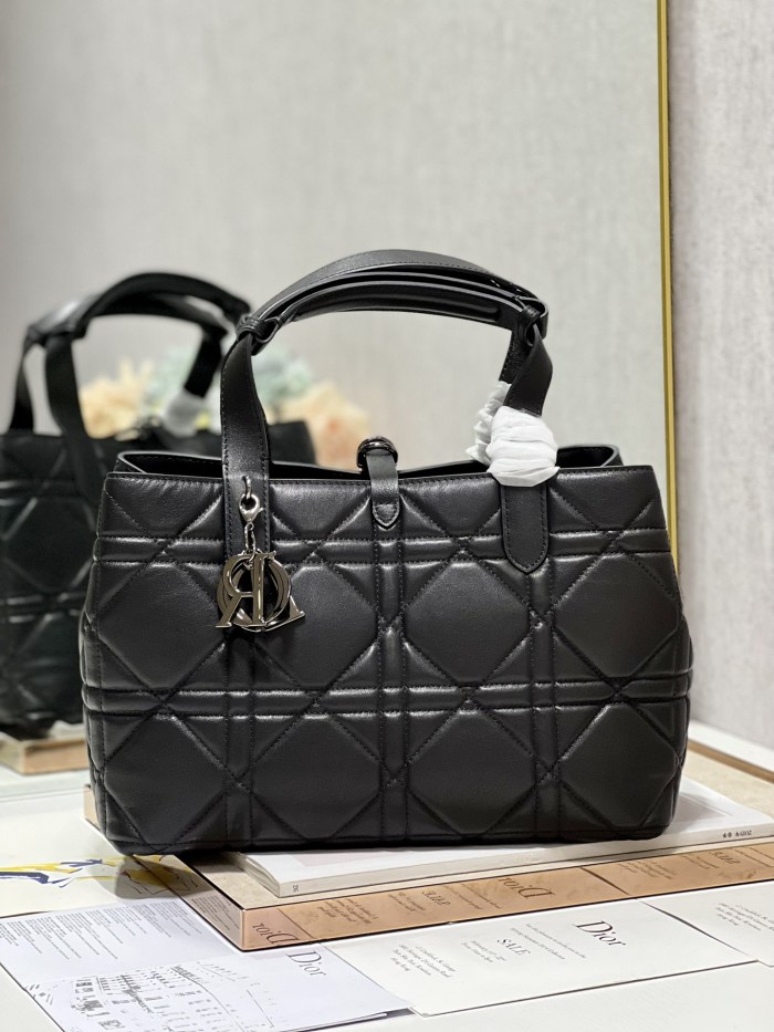 Handbag  Dior 1188  size 30×36×15 cm