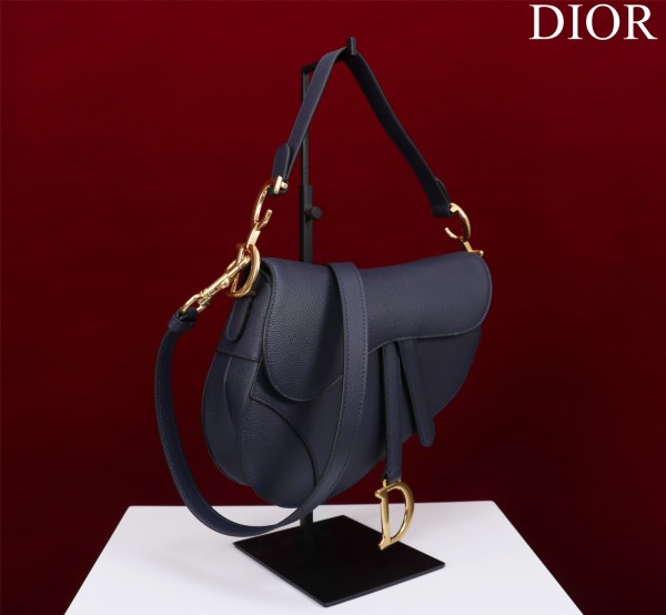 Handbag  Dior  M0446  size 19.5*16*6.5 cm
