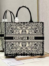  Handbag  Dior 1286 size 42×35×18.5 cm
