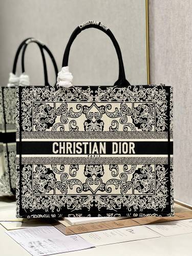  Handbag  Dior 1286 size 42×35×18.5 cm
