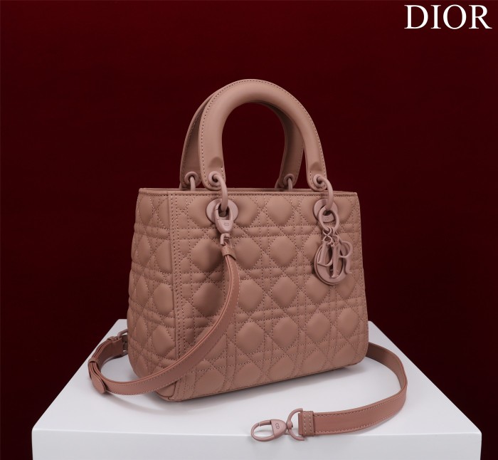 Handbag  Dior M0565 size 32*24*12 cm
