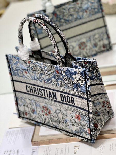 Handbag  Dior 1286 size 36×28 cm 