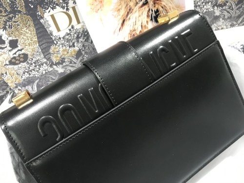  Handbag  Dior  M9203  size  24 x 17 x 8 cm