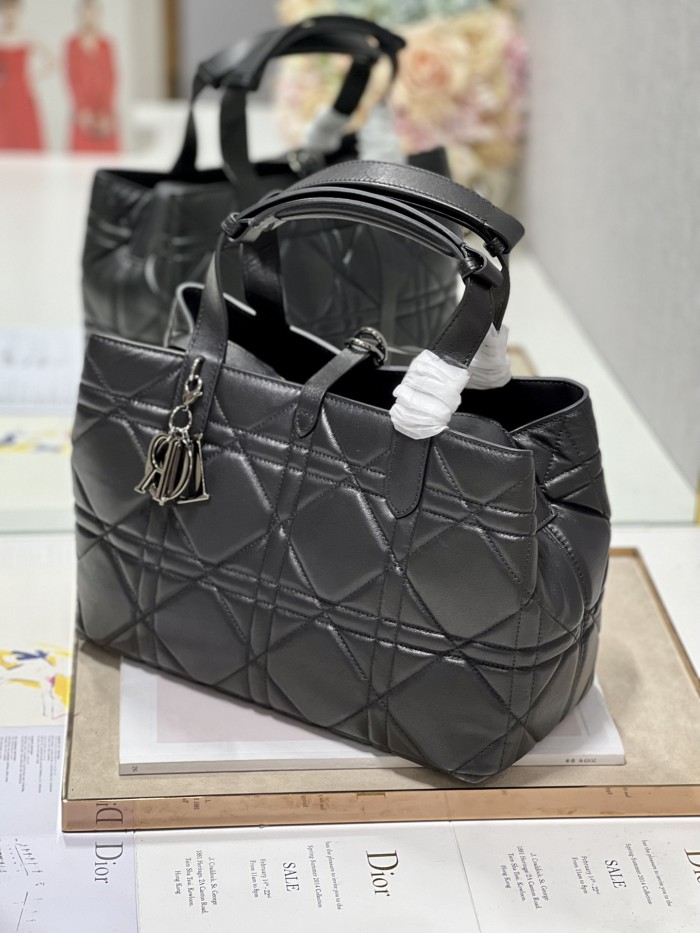 Handbag  Dior 1188  size 30×36×15 cm