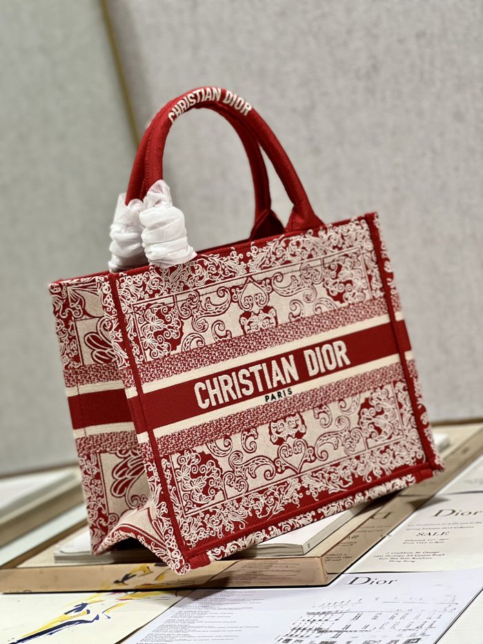  Handbag  Dior  1265 size 26.5×21×14 cm 