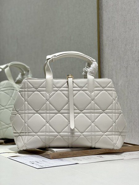 Handbag  Dior  1188 size 37×43×22 cm