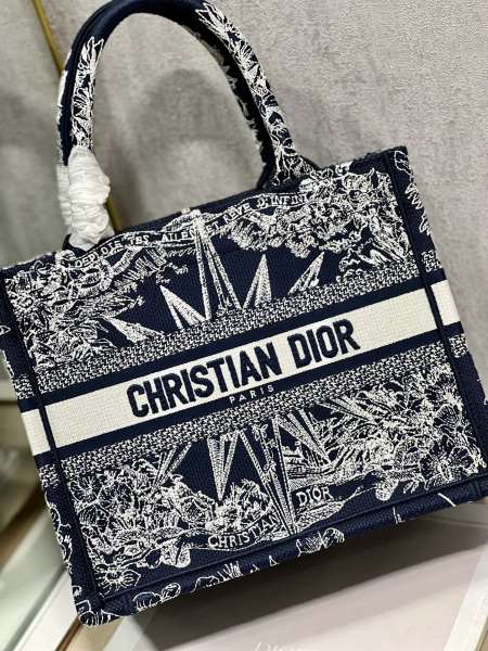 Handbag  Dior  1265 size 26.5×21×14 cm 
