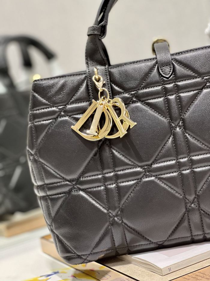 Handbag  Dior 1188 size  30×36×15 cm