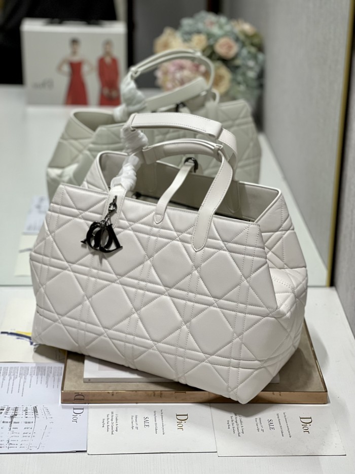 Handbag  Dior  1188 size 37×43×22 cm