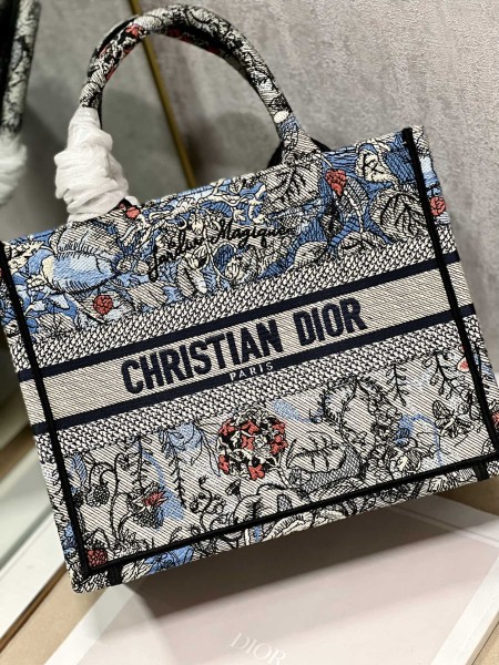  Handbag  Dior 1265 size 26.5×21×14 cm 