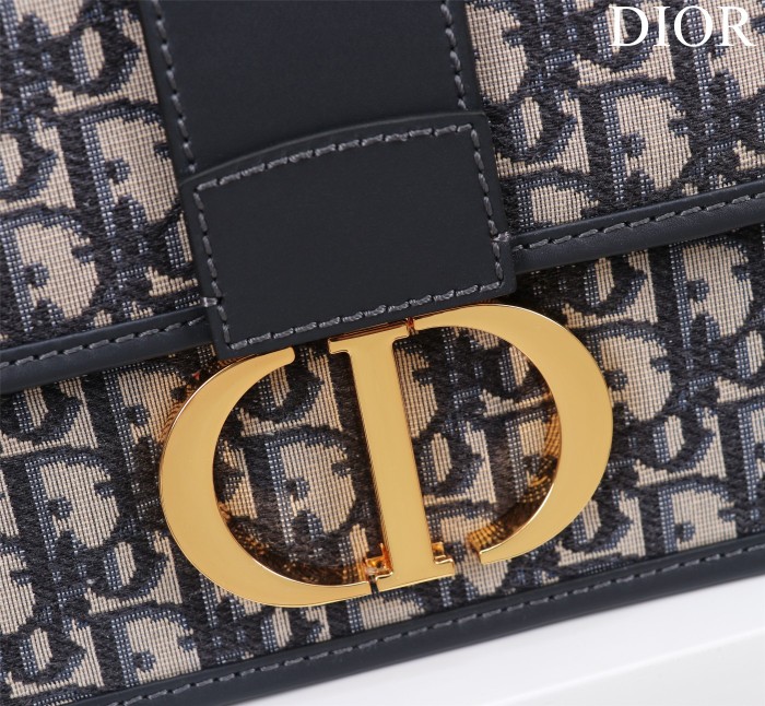 Handbag  Dior size  24*17*8 cm