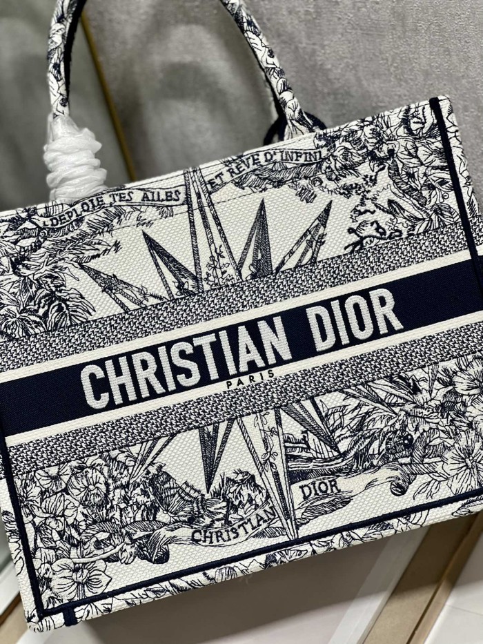 Handbag  Dior 1286  size 36×28 cm