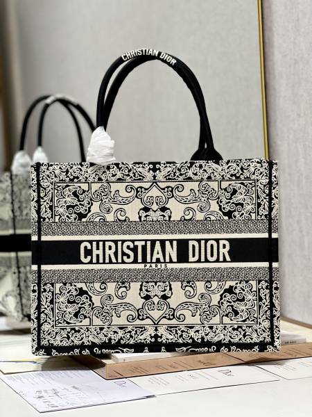  Handbag  Dior 1286 size 36×28 cm