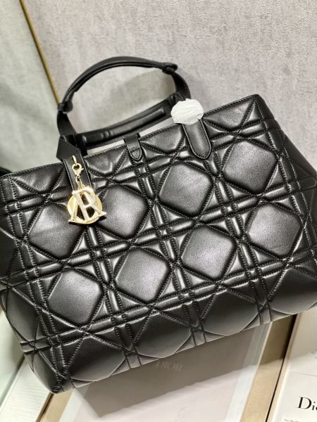 Handbag  Dior 1188 size 37×43×22 cm