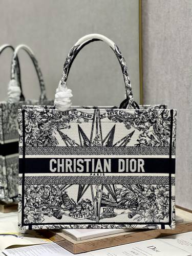 Handbag  Dior 1286  size 36×28 cm