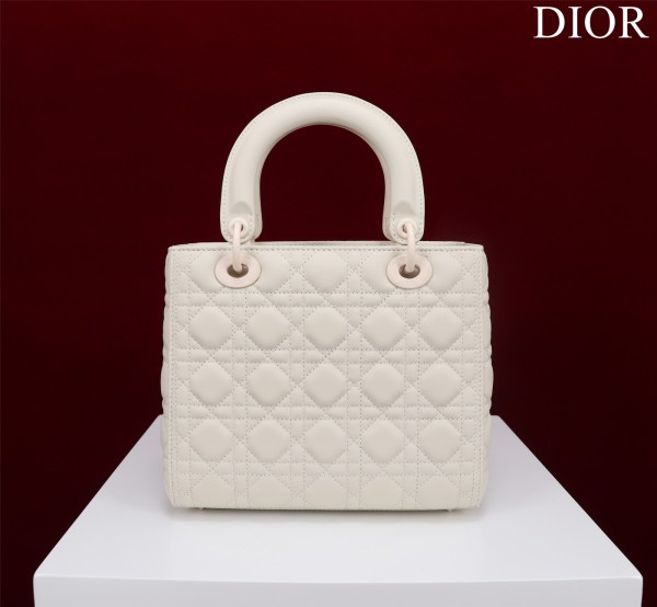 Handbag  Dior  M0565  size 32*24*12 cm