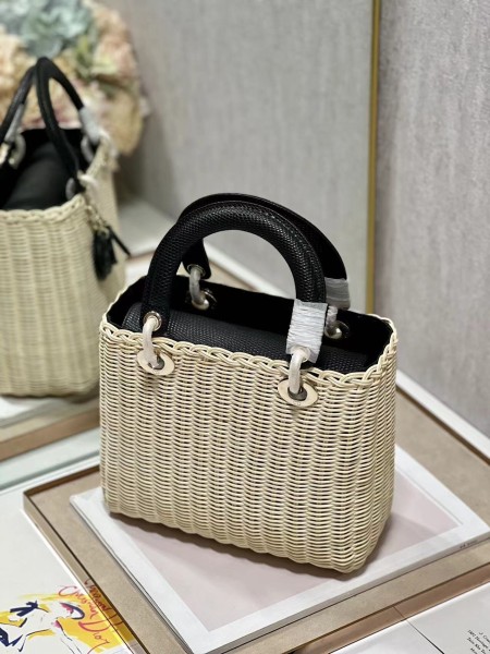  Handbag  Dior 9989  size 24×20×11 cm 