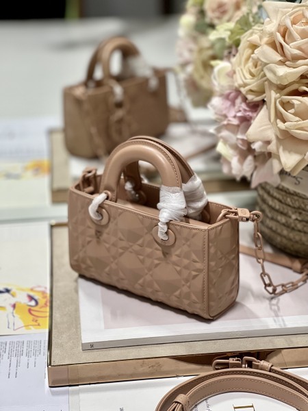 Handbag Dior 9032 size 16×5.5×10 cm