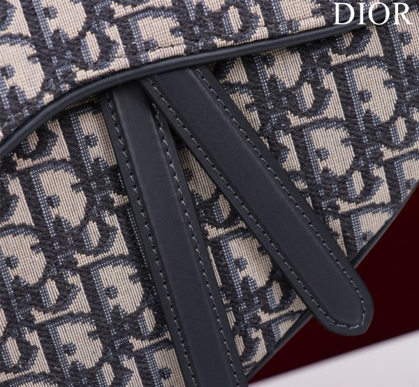 Handbag  Dior M0446 size 19.5*16*6.5 cm